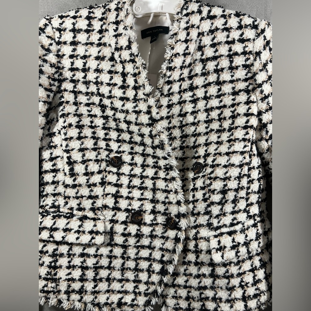 NEW*Ann Taylor Tweed Jacket/blazer~Size:2~grometric pattern- white/black/beige